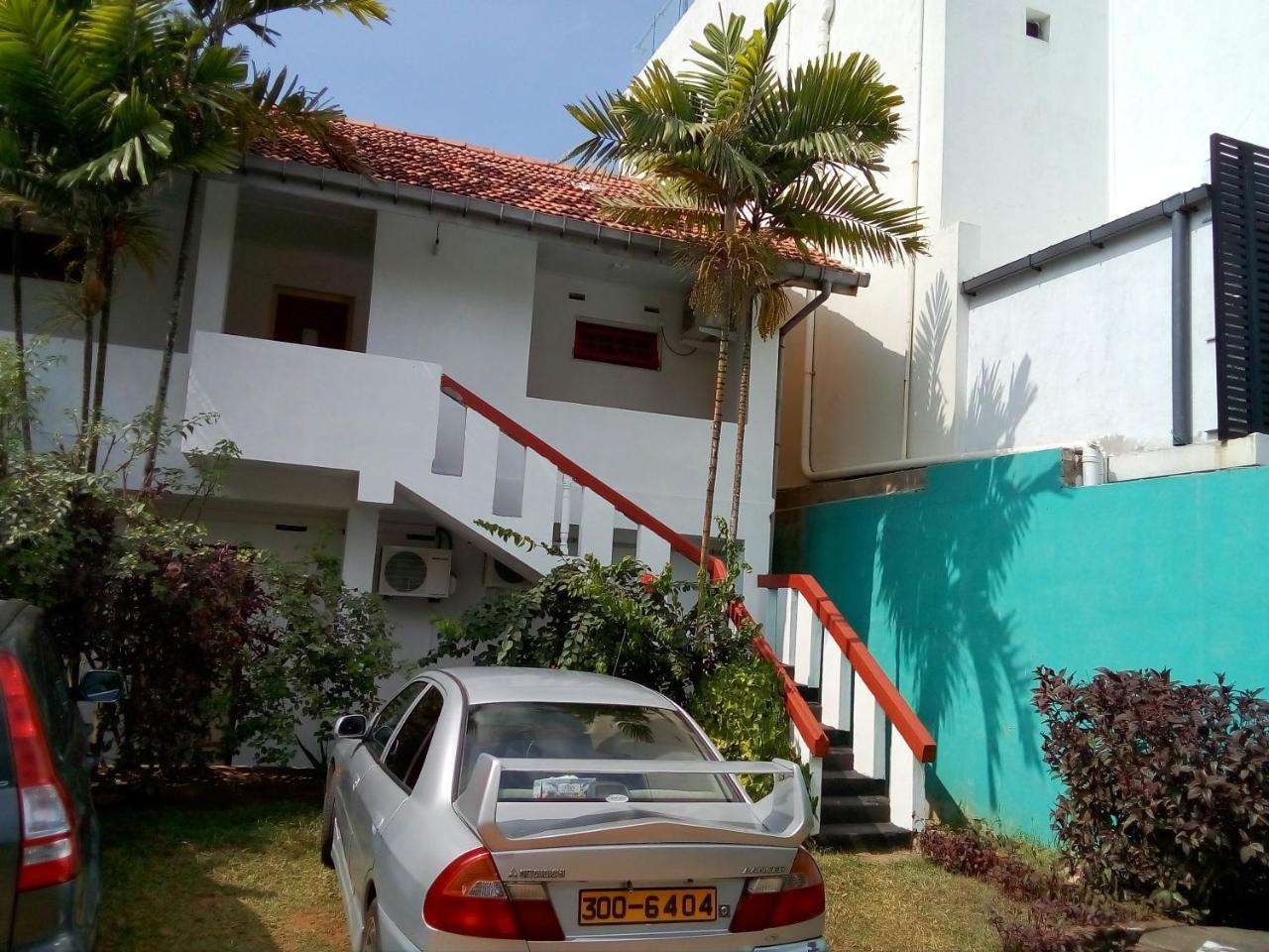 New SeaSide Inn Hikkaduwa Buitenkant foto
