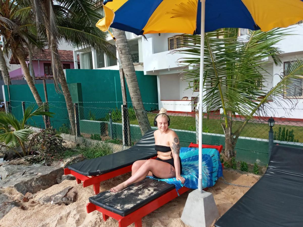 New SeaSide Inn Hikkaduwa Buitenkant foto