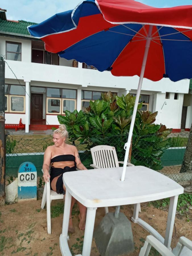 New SeaSide Inn Hikkaduwa Buitenkant foto