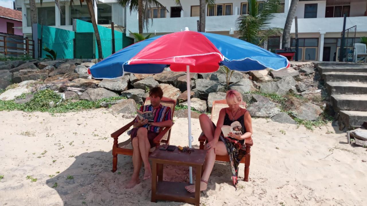 New SeaSide Inn Hikkaduwa Buitenkant foto